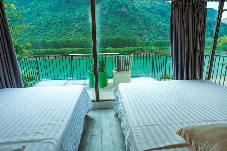 Bed, Natural landscape, View (from property/room), Balcony/Terrace, Photo of the whole room, Bedroom