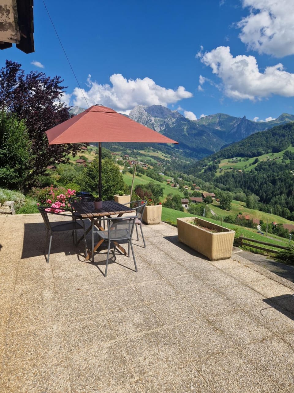 Natural landscape, View (from property/room), Balcony/Terrace, Balcony/Terrace, Dining area, Mountain view