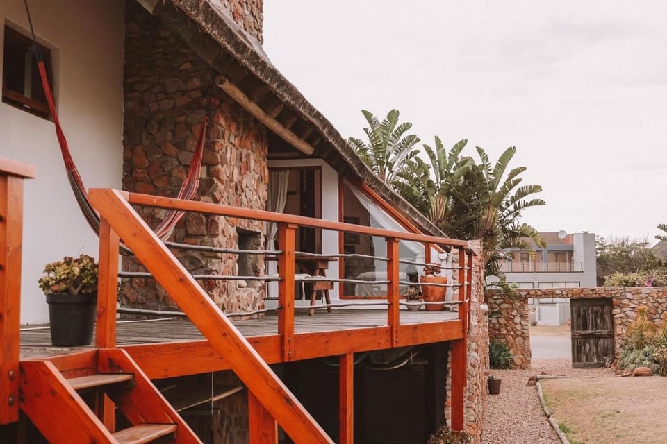 Patio, Facade/entrance
