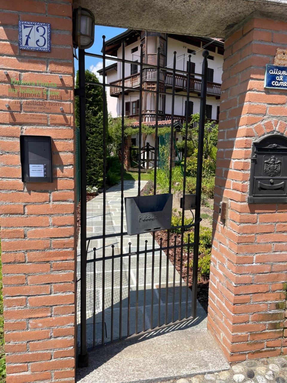Day, Street view