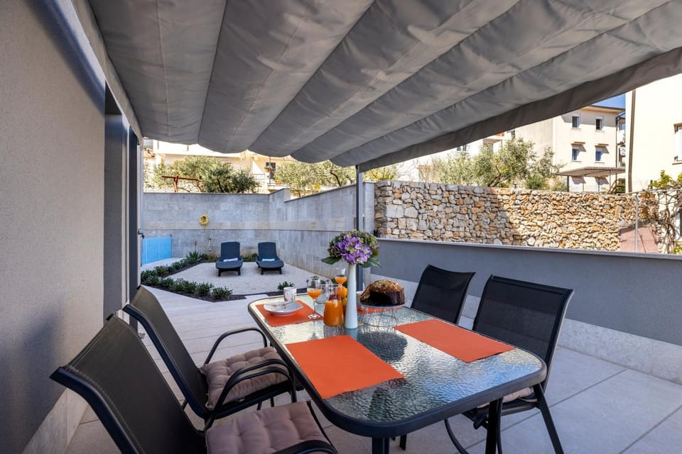 Patio, Balcony/Terrace, Balcony/Terrace, Seating area, sunbed