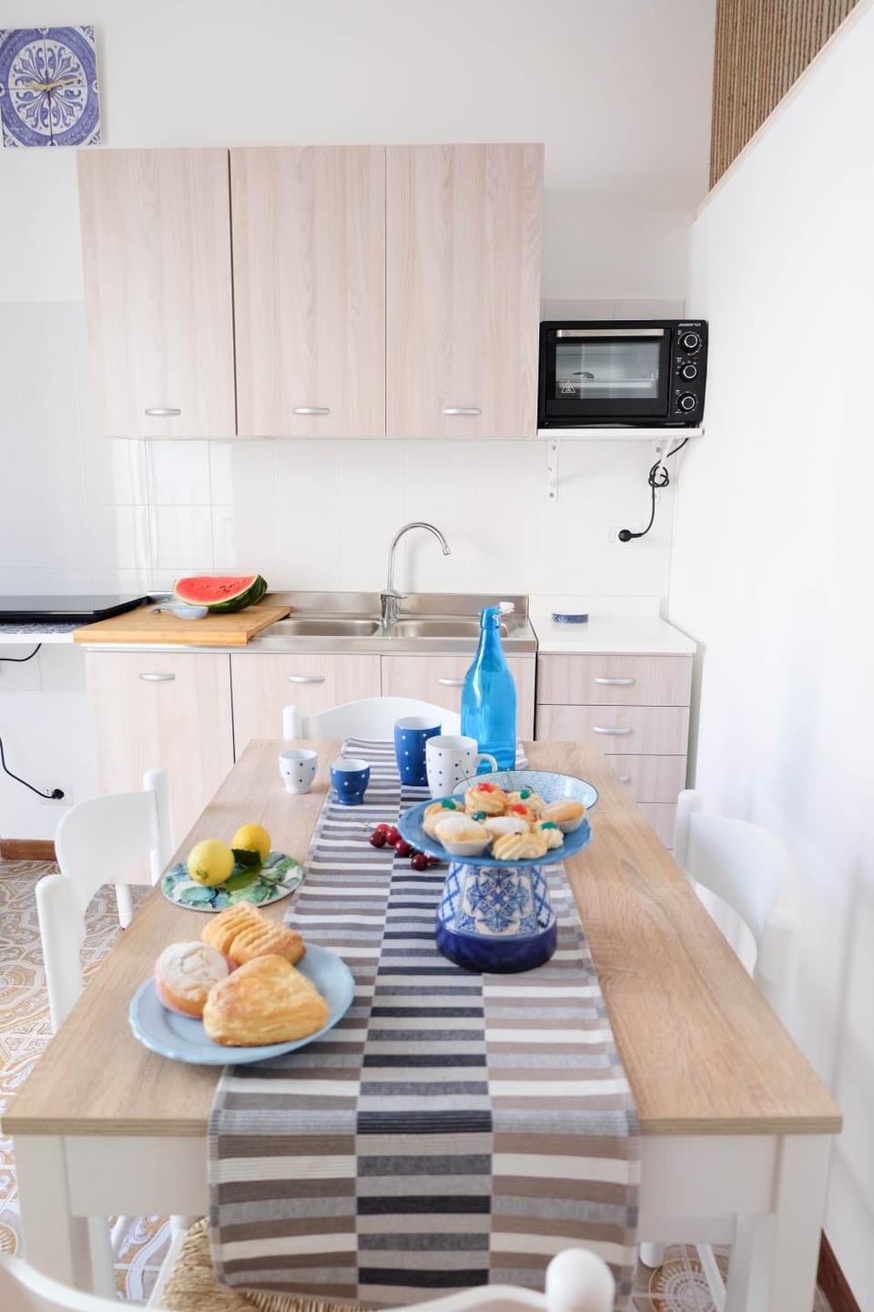 Kitchen or kitchenette, Food and drinks, Dining area, Food, minibar, pet friendly, stove, toaster