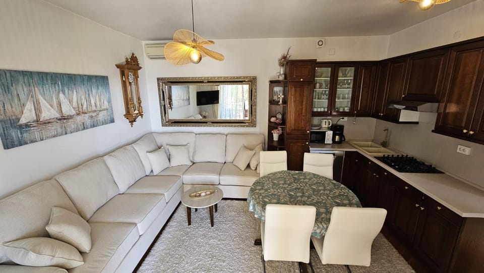 Apartments Cavar Apartment in Lika-Senj County