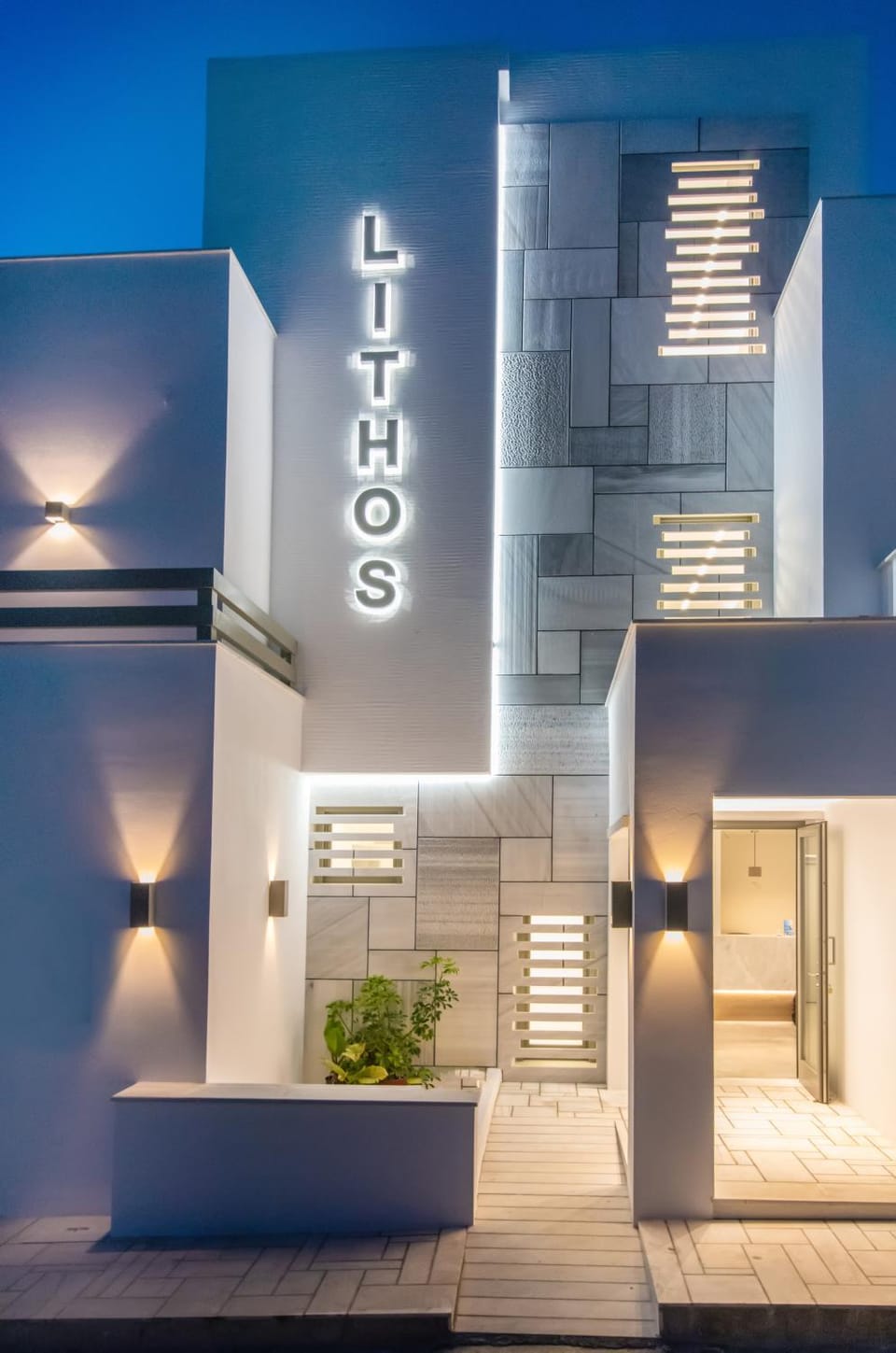 Lithos Luxury Suites Hotel in Decentralized Administration of the Aegean
