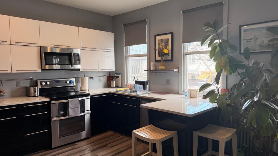 Private Rooms, Shared Bath in a Private Home Minutes From Logan Airport Vacation rental in Boston