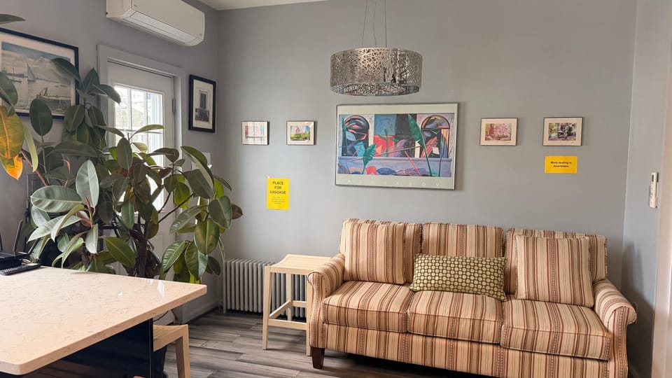 Private Rooms, Shared Bath in a Private Home Minutes From Logan Airport Vacation rental in Boston