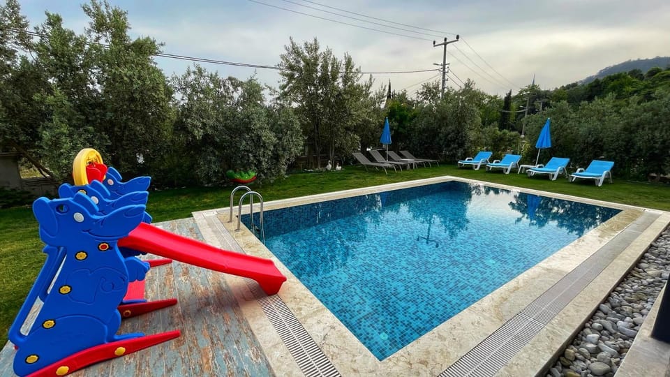 Property building, Swimming pool