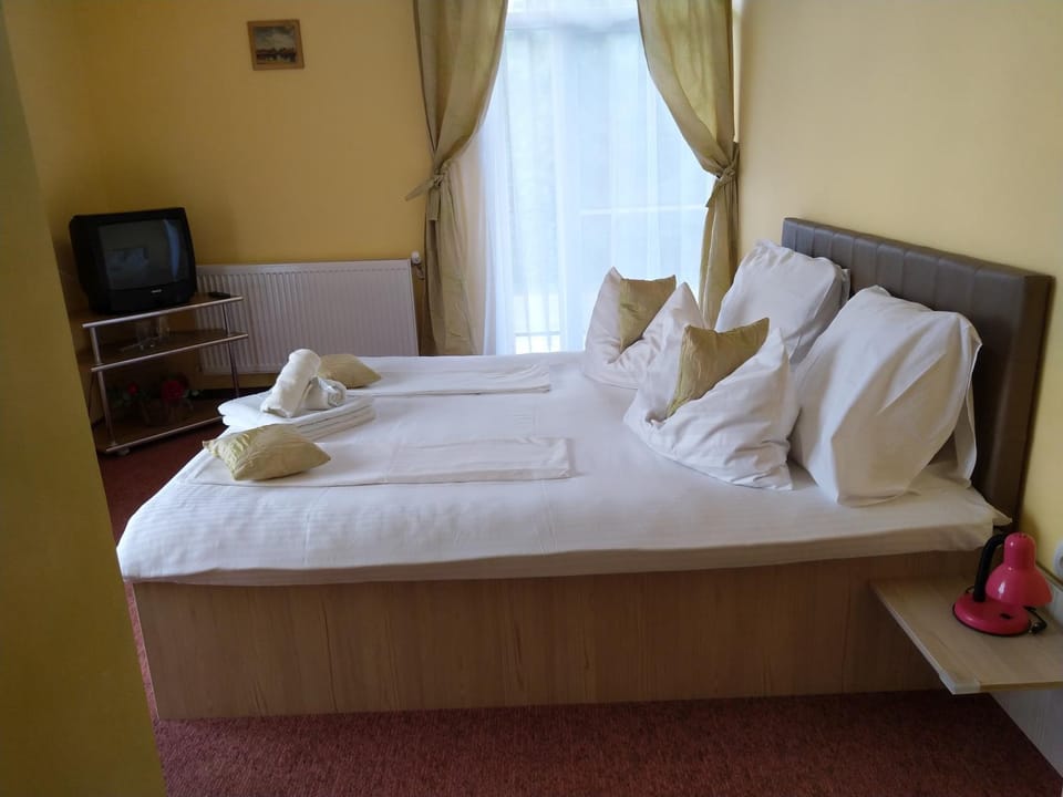 Casa Crina Bed and Breakfast in Hungary