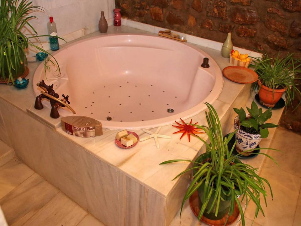 Hot Tub, Hot Tub