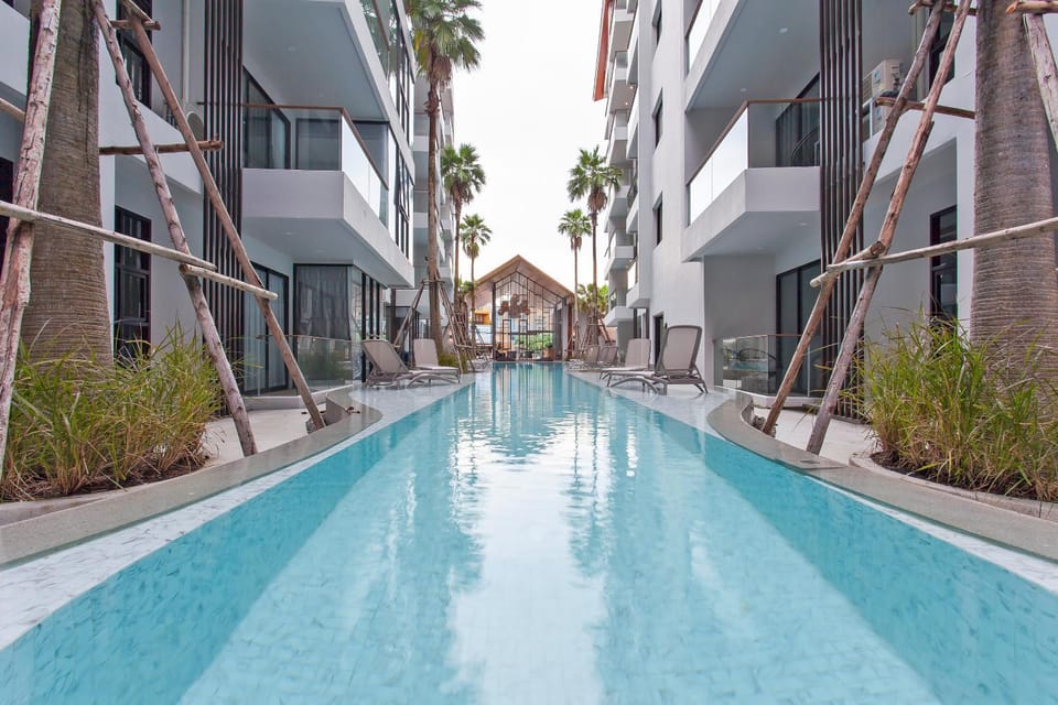 Swimming pool, Swimming pool
