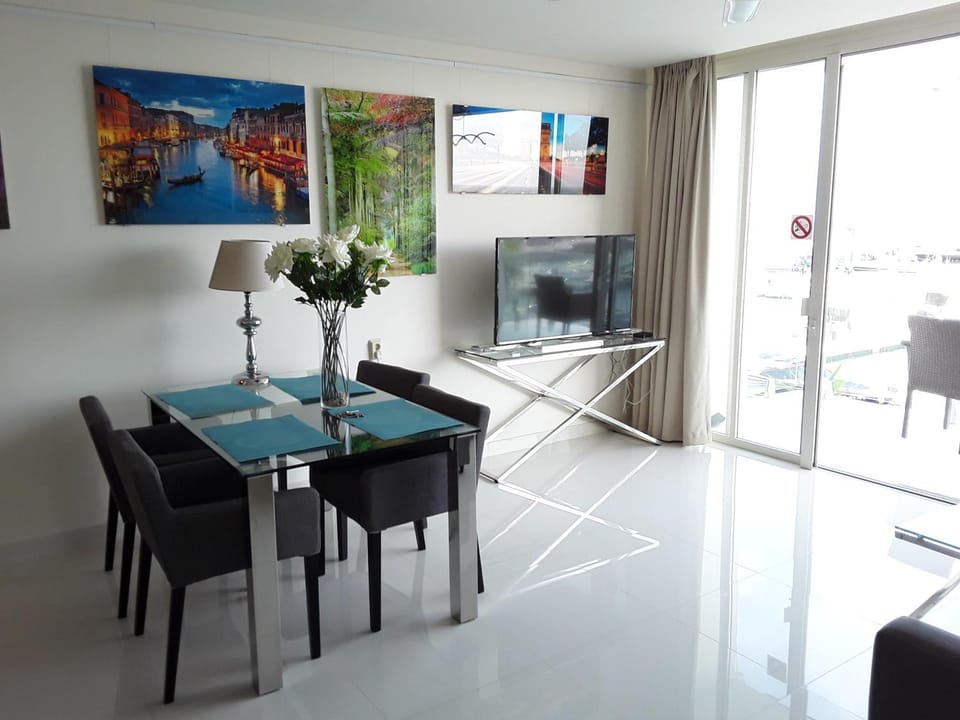 First Line Duplex Puerto Banus Sleeps 8 People Apartment in Marbella