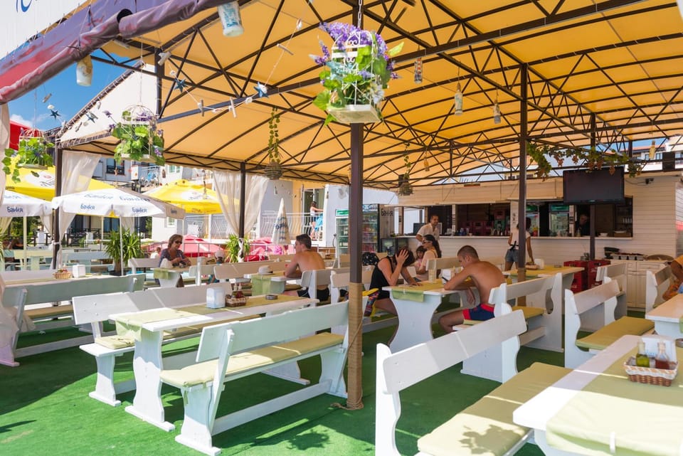 Restaurant/places to eat, Lunch, Dinner
