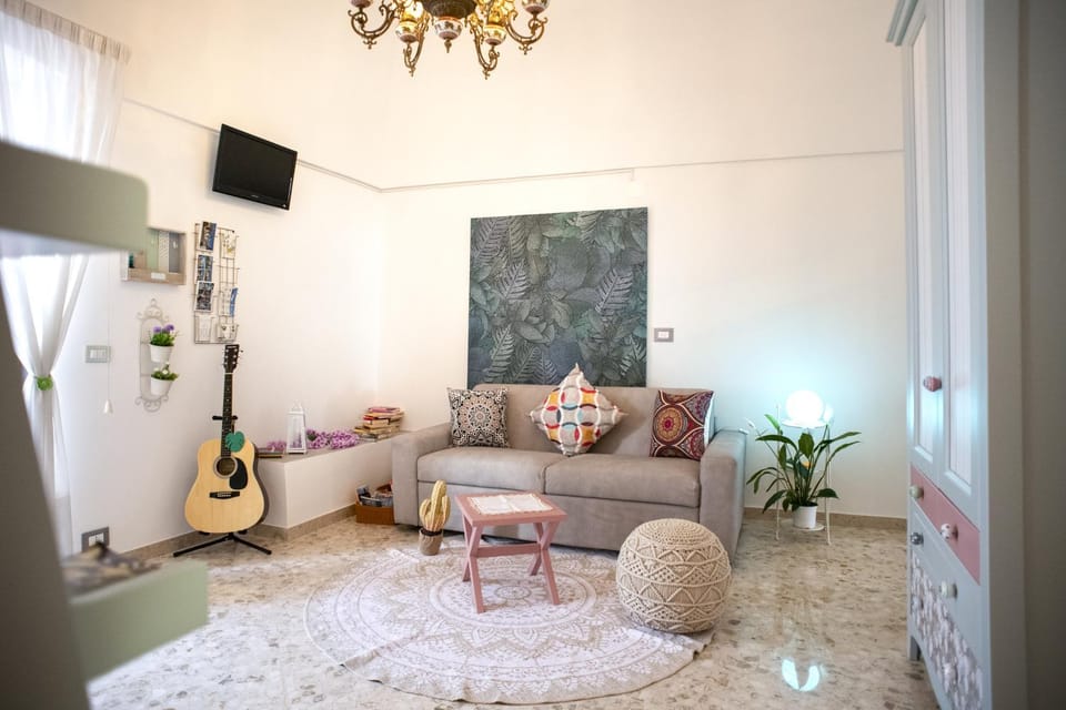 TV and multimedia, Living room, Decorative detail