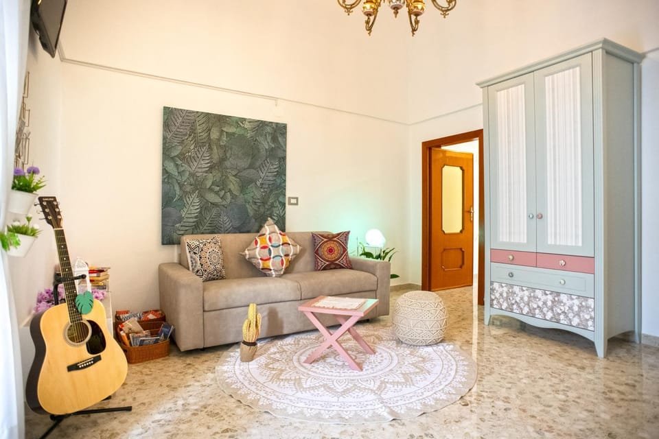 TV and multimedia, Living room, Decorative detail