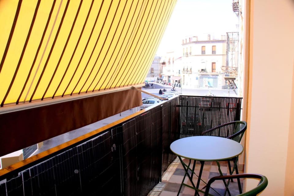 Off site, Neighbourhood, Balcony/Terrace, Street view