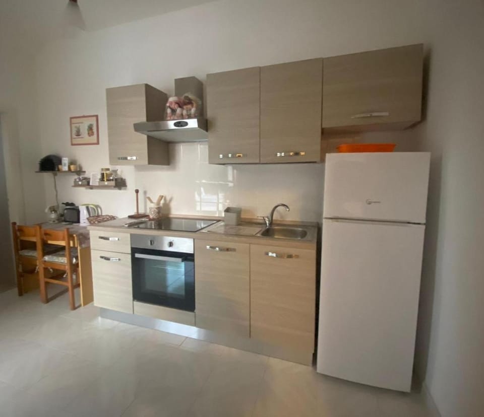 Day, Coffee/tea facilities, Kitchen or kitchenette, Photo of the whole room, On site, Breakfast, oven, stove, toaster, kitchen