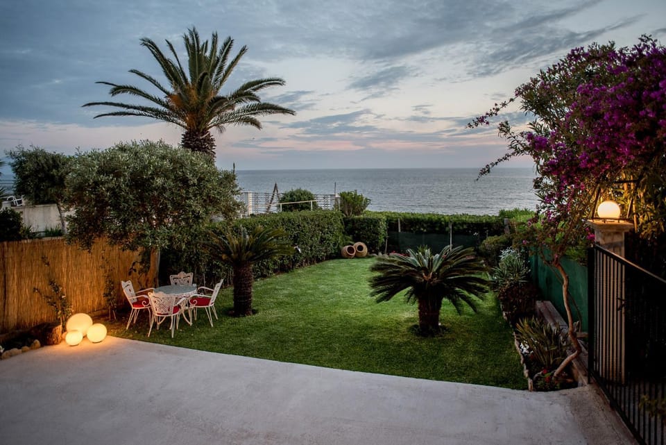 Garden, Sea view