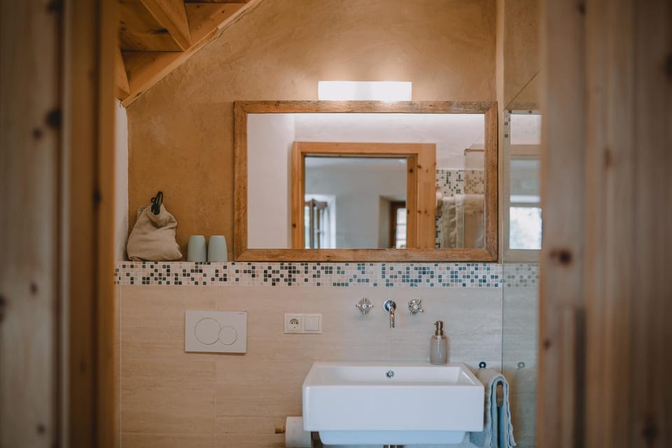 Bathroom, towels