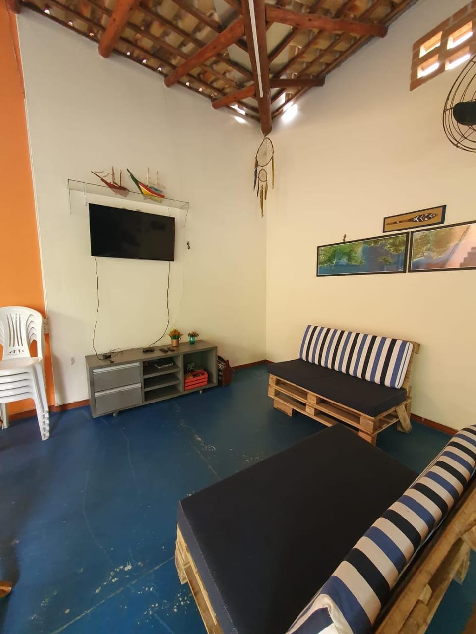 Communal lounge/ TV room, Living room
