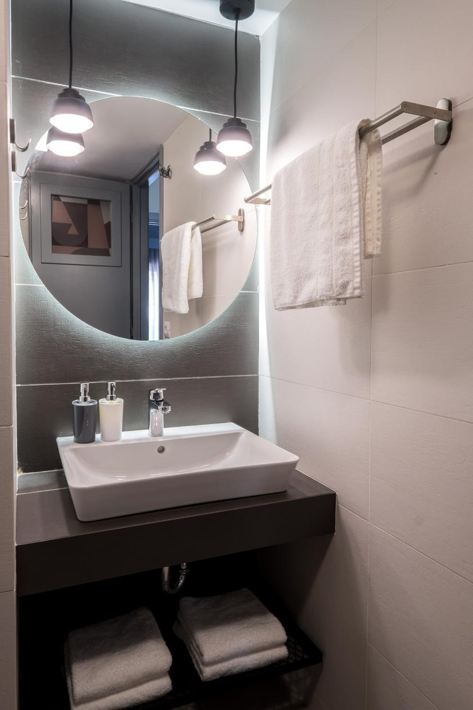 Bathroom, towels