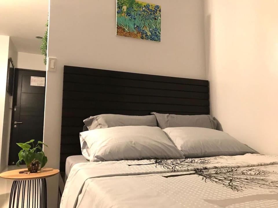 Cozy and Full Service Condo at the Heart of Bacolod Apartment in Bacolod