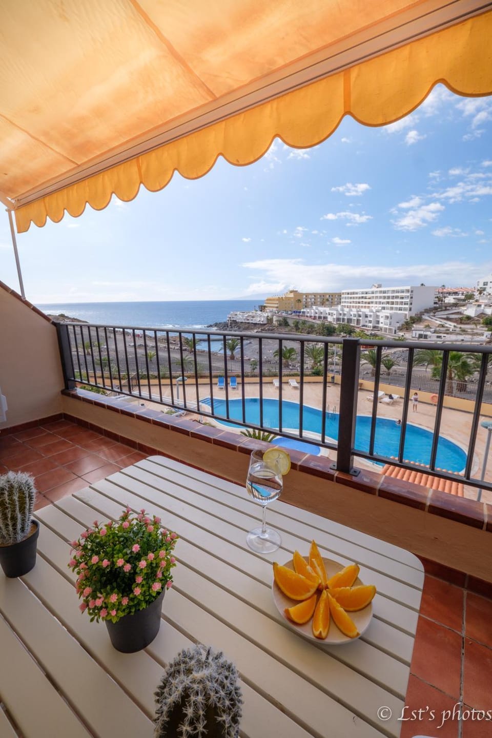 Tenerife lizards - duplex in the first line House in Canary Islands