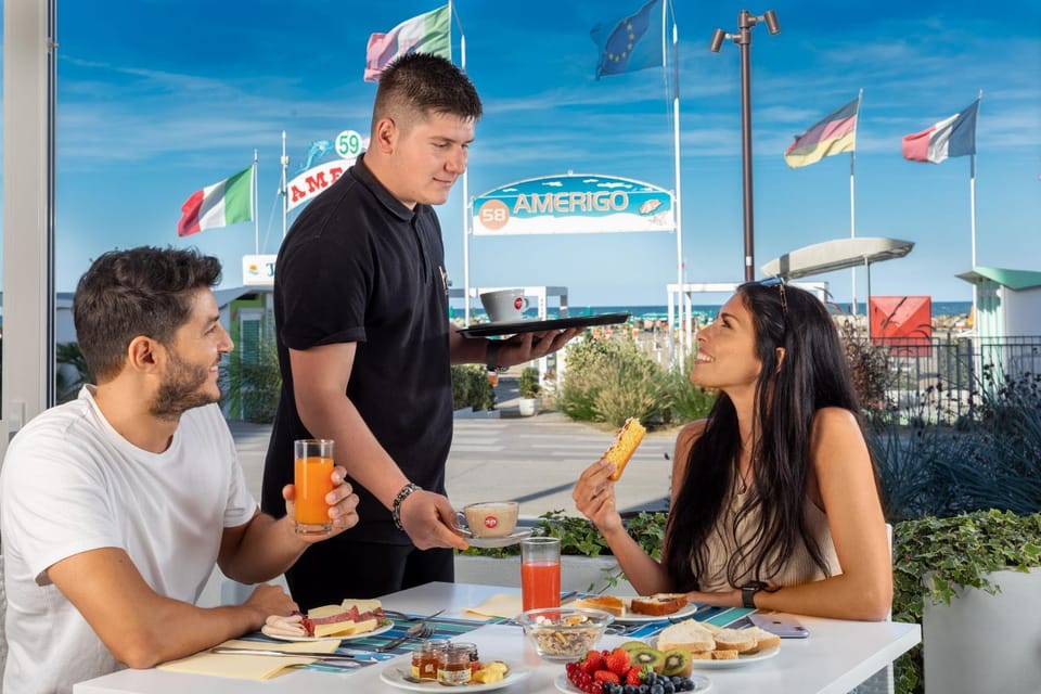 Restaurant/places to eat, People