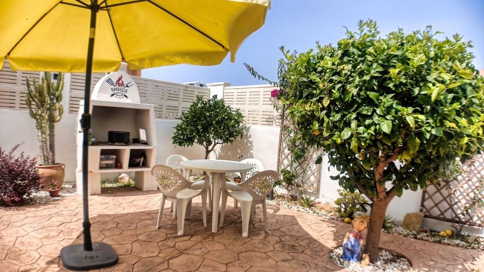 Patio, Day, Garden, Balcony/Terrace, Dining area, Garden view