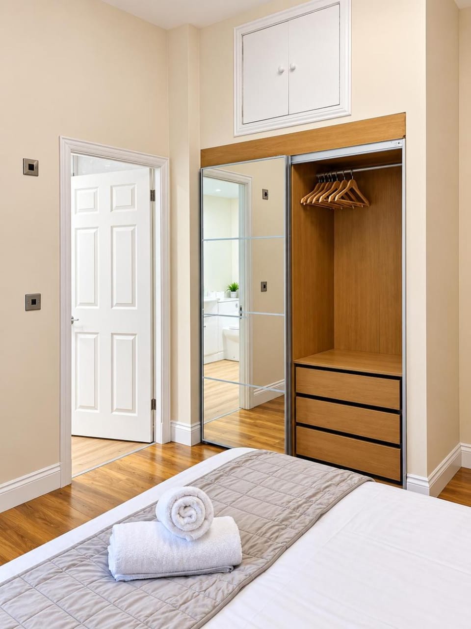 Bedroom, wardrobe