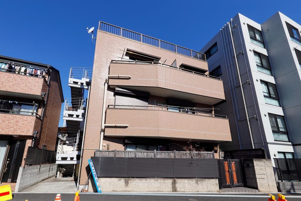 Property building, Day