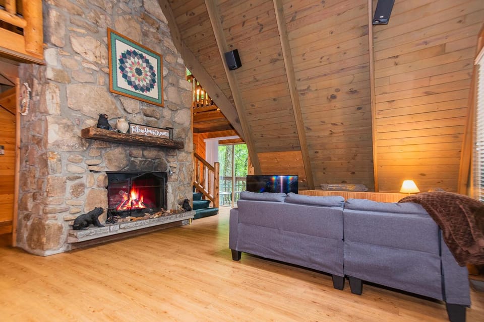 Smoky Bear Hideaway House in Gatlinburg