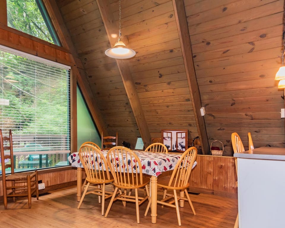 Smoky Bear Hideaway House in Gatlinburg