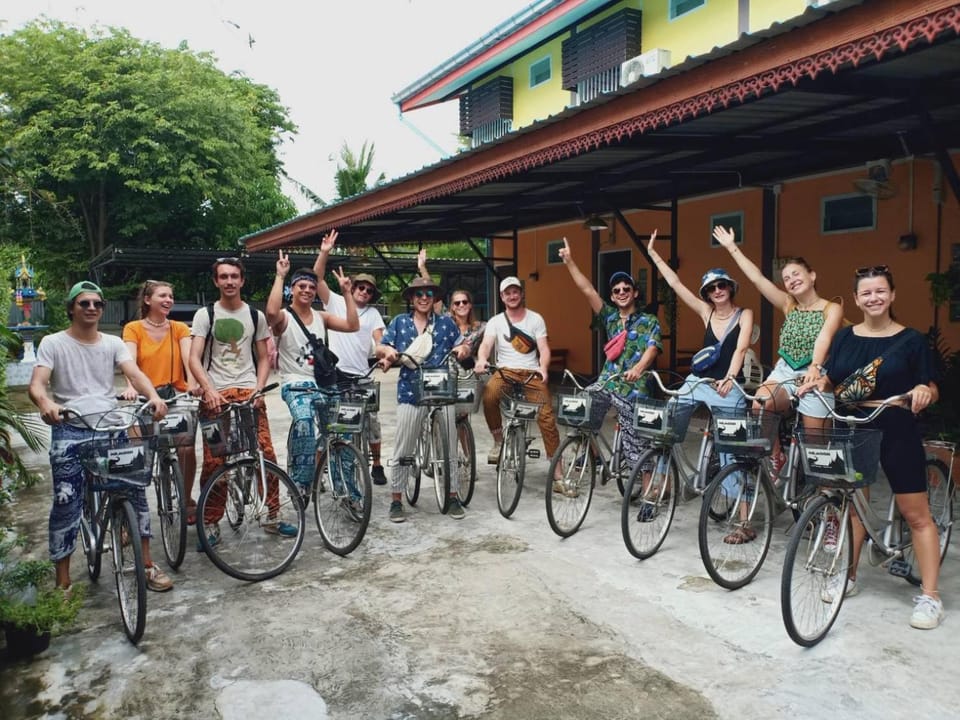 Cycling, group of guests