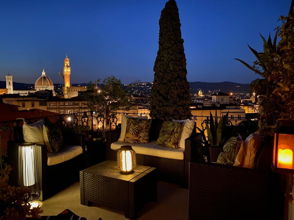 Balcony/Terrace, City view