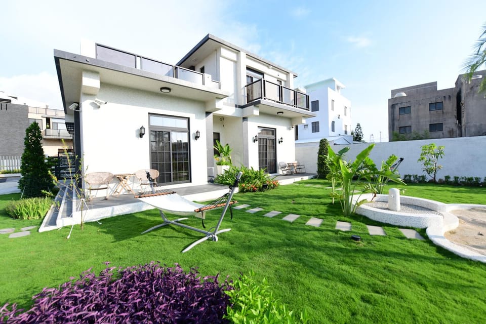 Property building, Garden