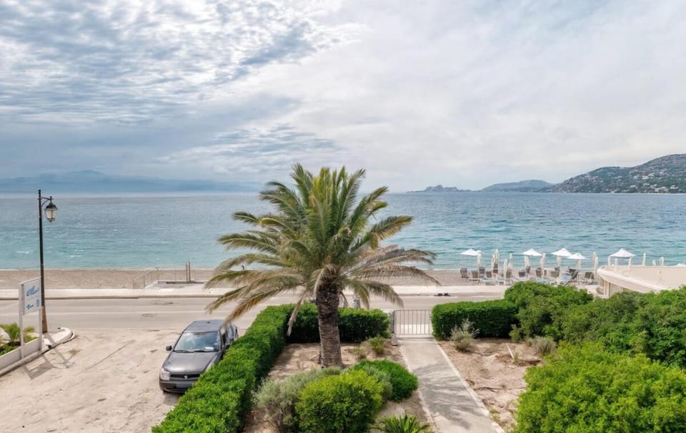 Loutraki Μοναδικής θέσης διαμέρισμα στη θάλασσα Apartment in Euboea
