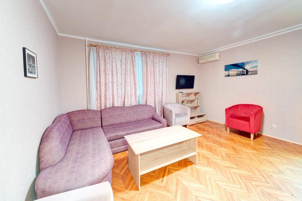 TV and multimedia, Seating area