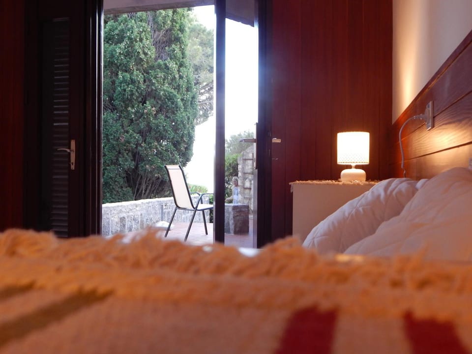 Bed, Mountain view