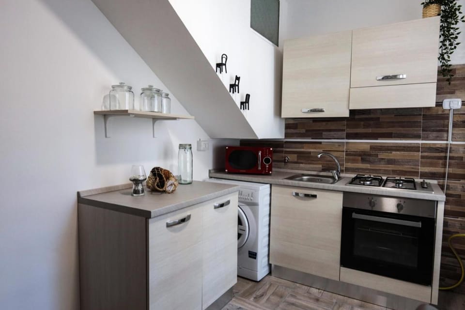 Kitchen or kitchenette, Communal kitchen