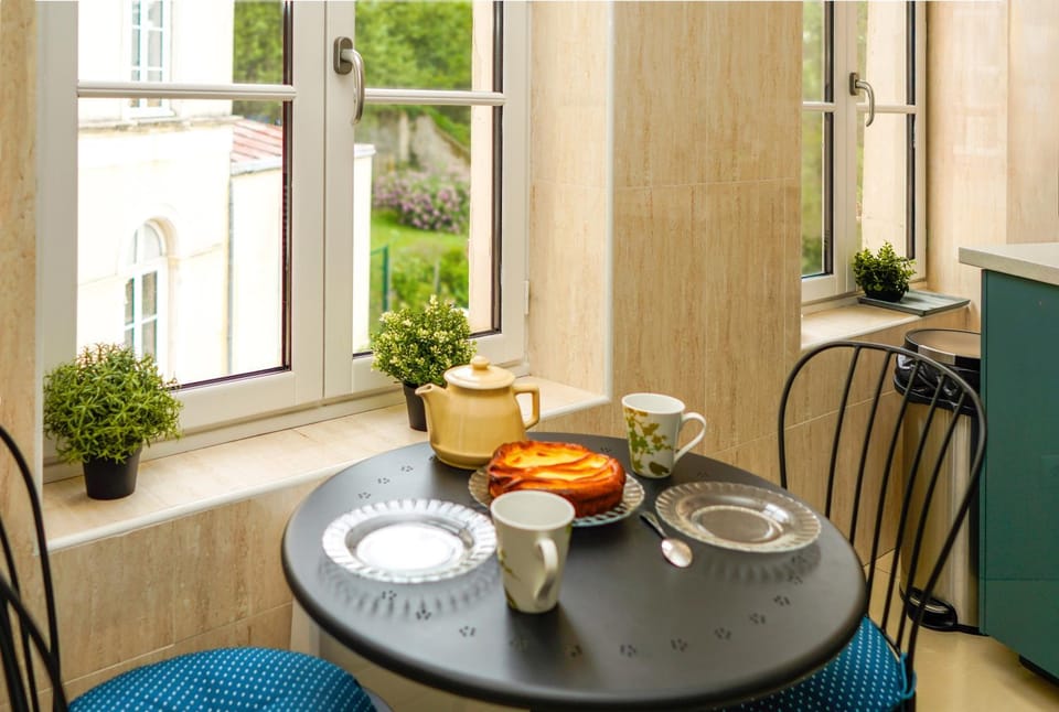 Food and drinks, Dining area, Food, kitchen