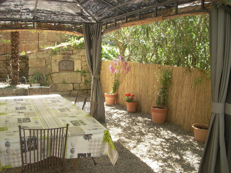 Demeure traditionnelle en pierre avec piscine House in Corsica