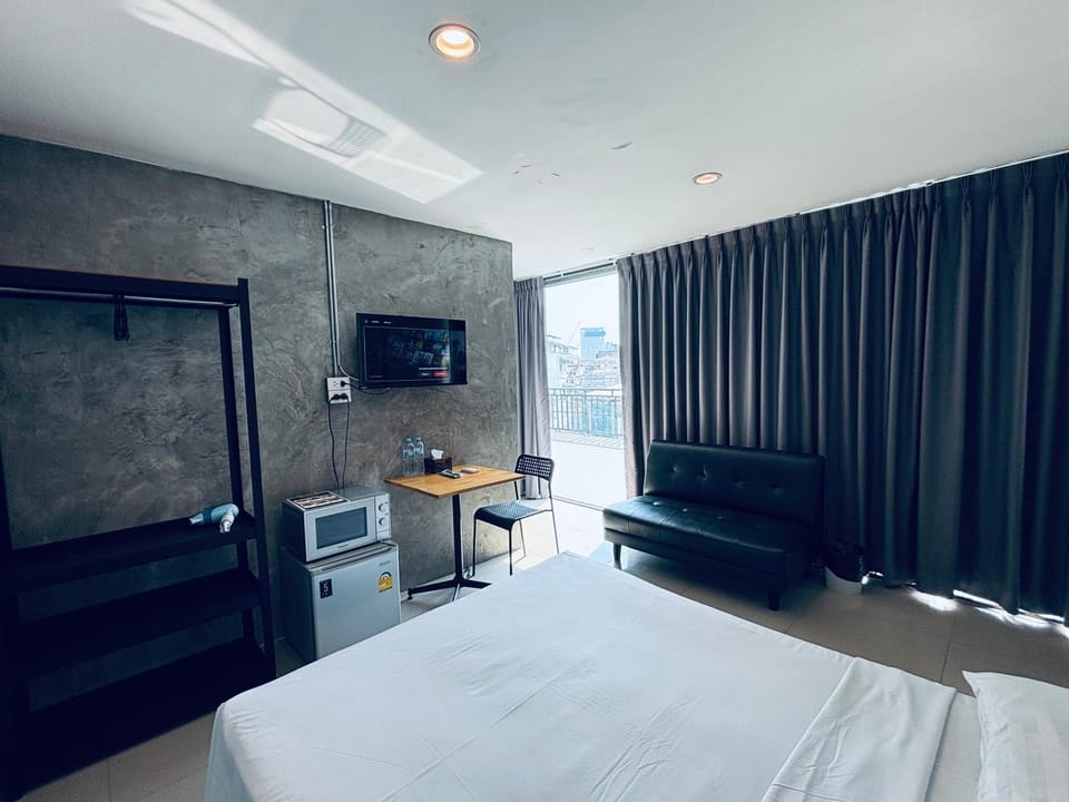 Udomsuk Inn & Cafe - BTS Udomsuk Vacation rental in Bangkok
