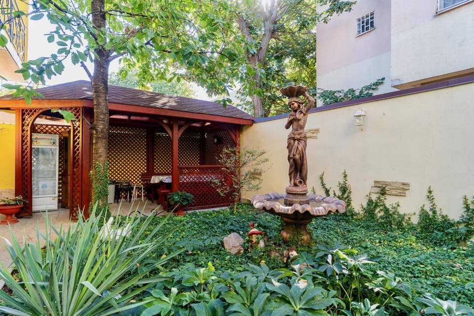 Property building, Garden, Garden view