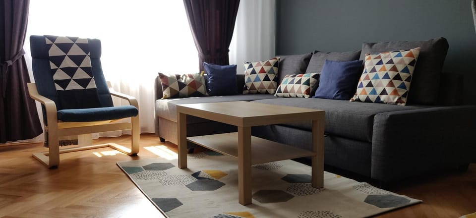 Communal lounge/ TV room, Living room, Seating area