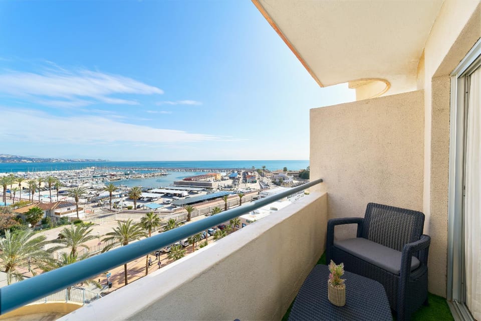 Lovely Home Puerto - 1ª línea de playa - Ideal Familias Apartment in Fuengirola