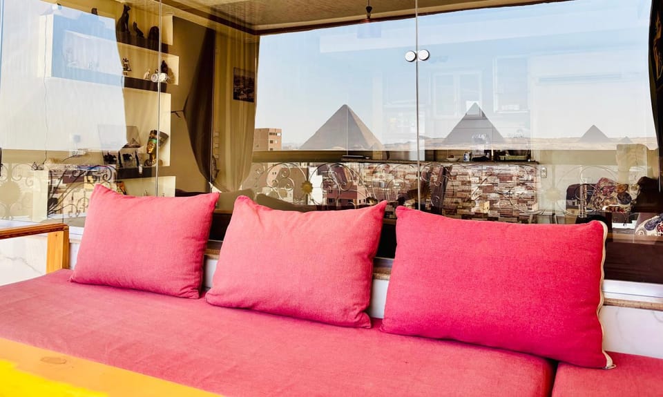 Balcony/Terrace, Living room, Landmark view