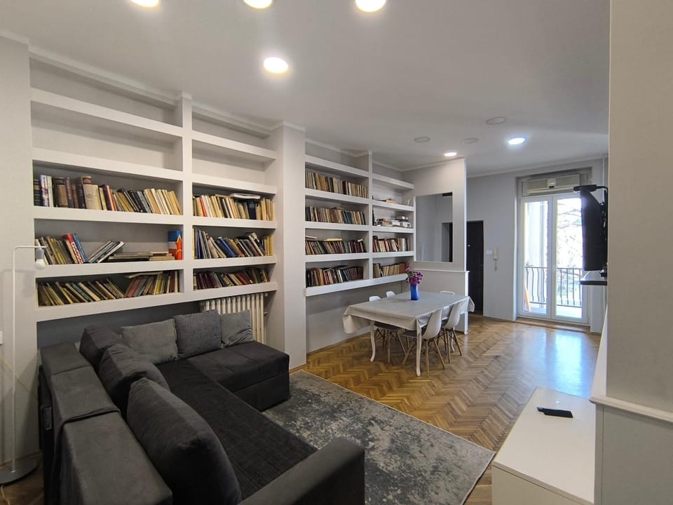 Downtown apartment in walk zone with 3 bedrooms and garage Apartment in Novi Sad