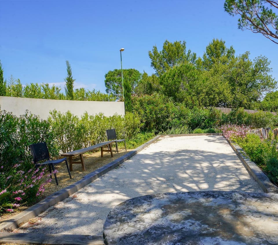 Garden, Entertainment