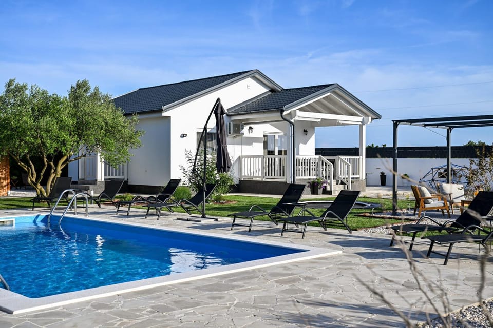 Holiday home Aprilis with pool, jacuzzi and sauna Villa in Šibenik-Knin County, Croatia