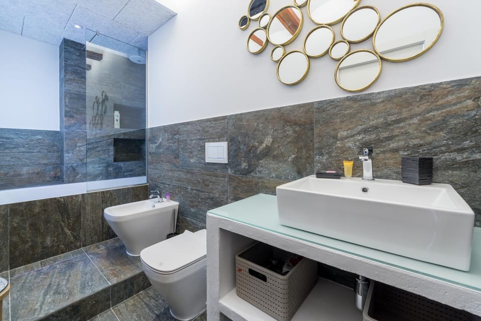 Shower, Toilet, Bath, bidet